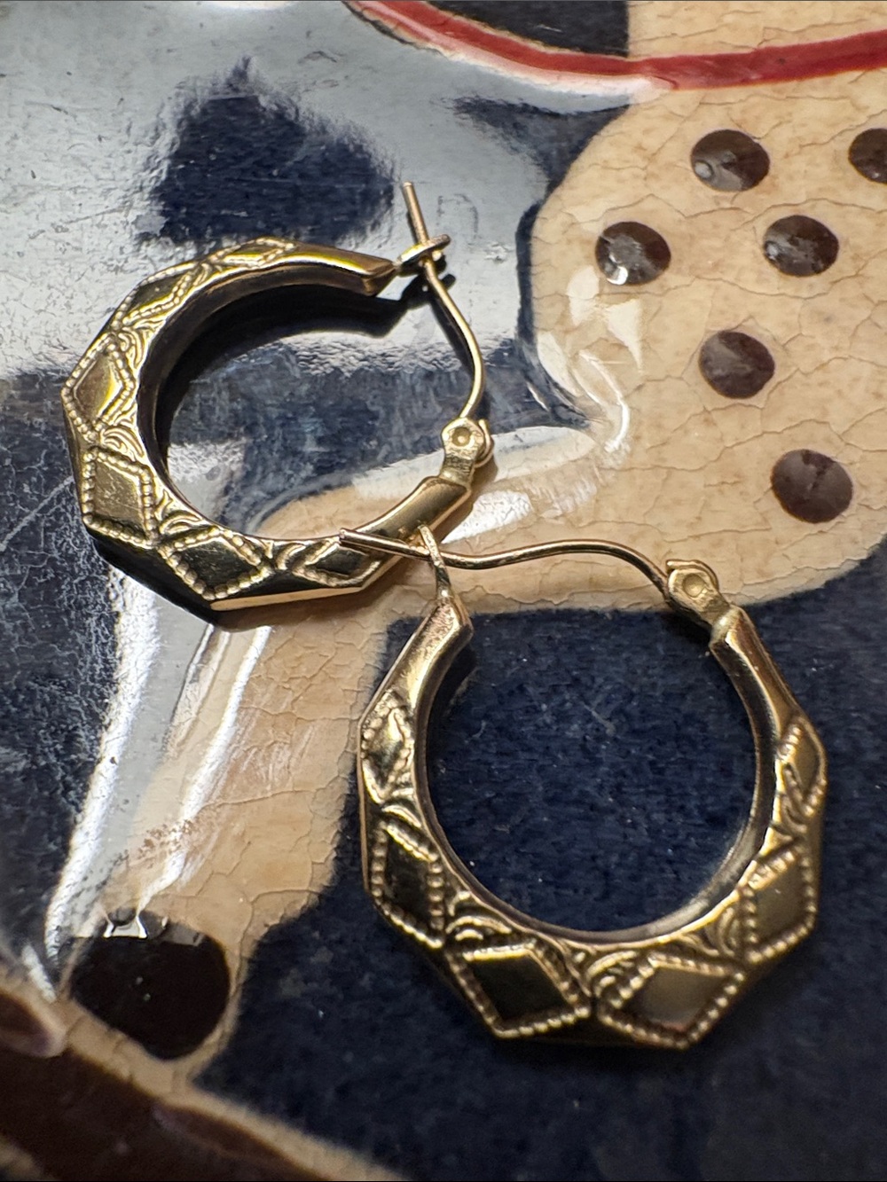 10 K gold diamond hoop earrings